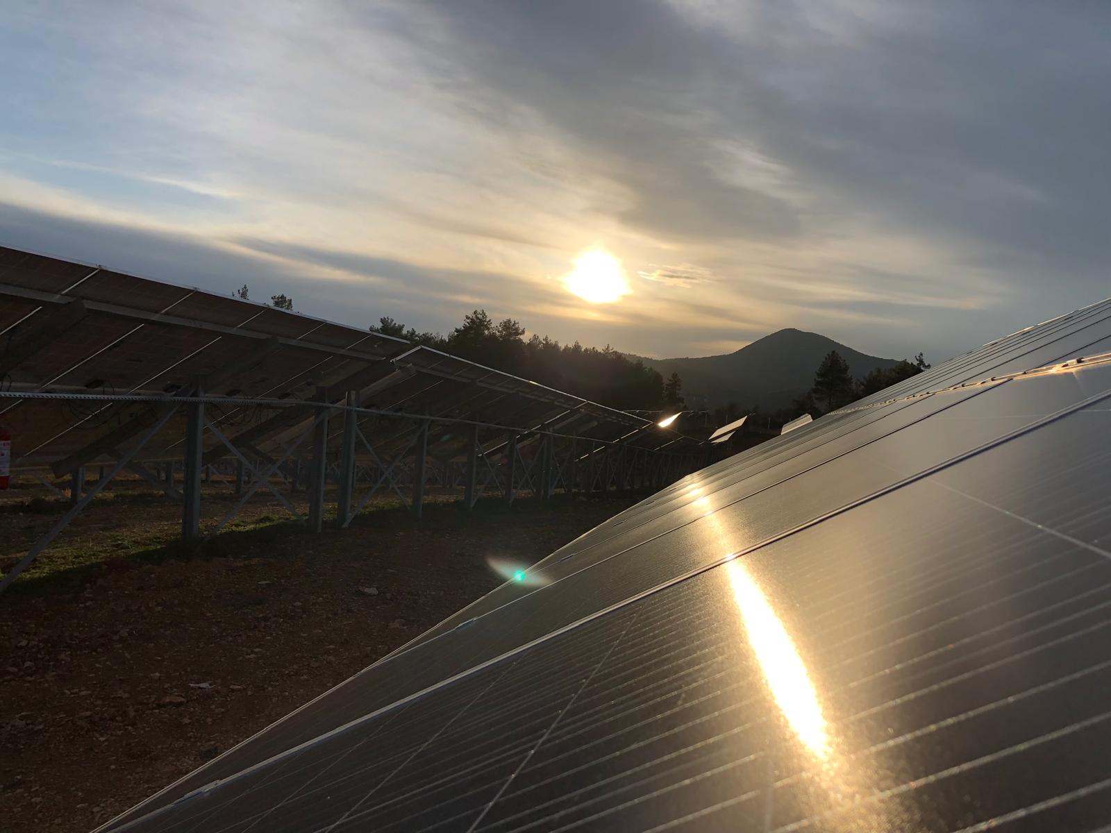 Solarpark Sonnenuntergang